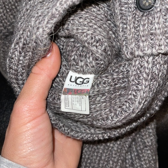 Grey sweater uggs - Picture 6 of 7